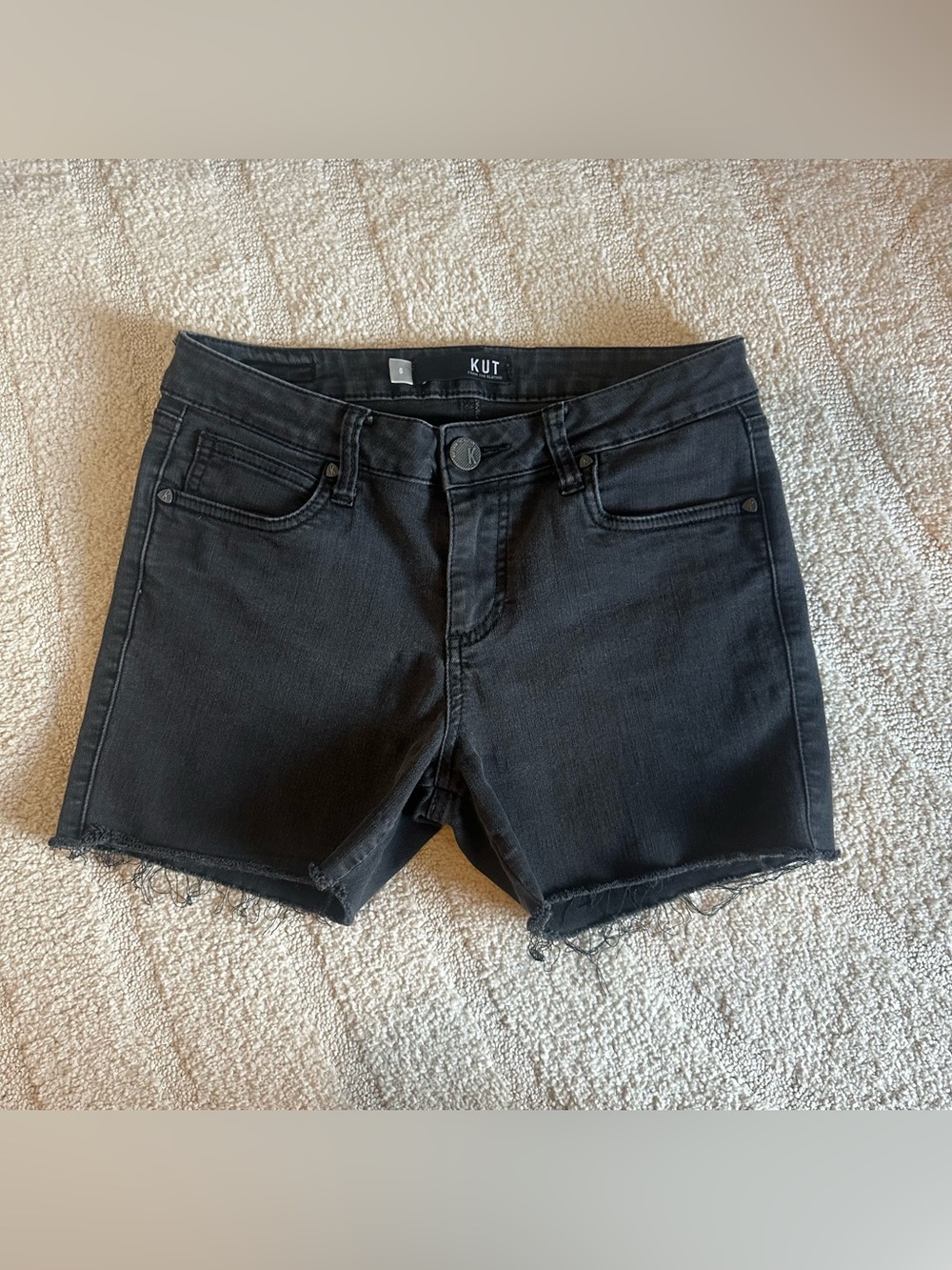 Kut From The Kloth Women’s Black Cutoff Shorts